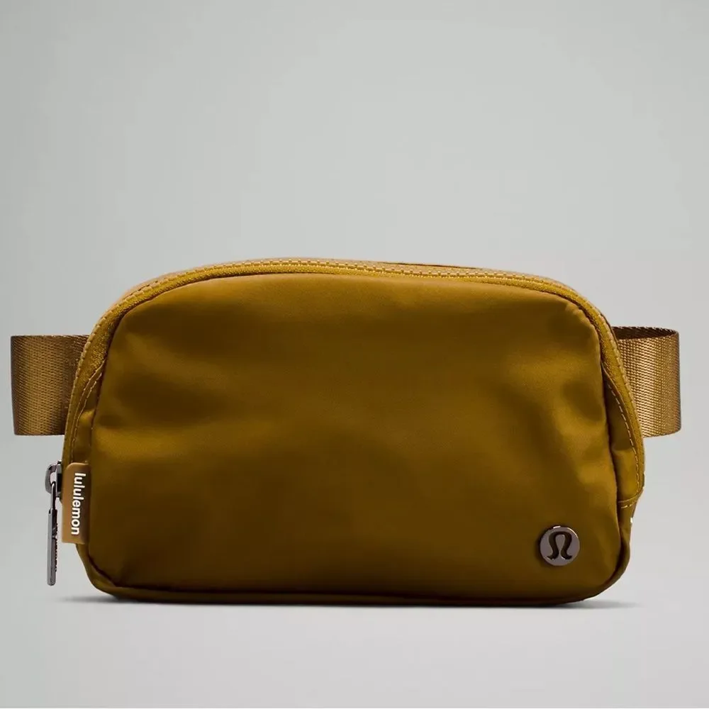 Lululemon Everywhere Belt Bag Color: Burnt Caramel NWT - Picture 1 of 4